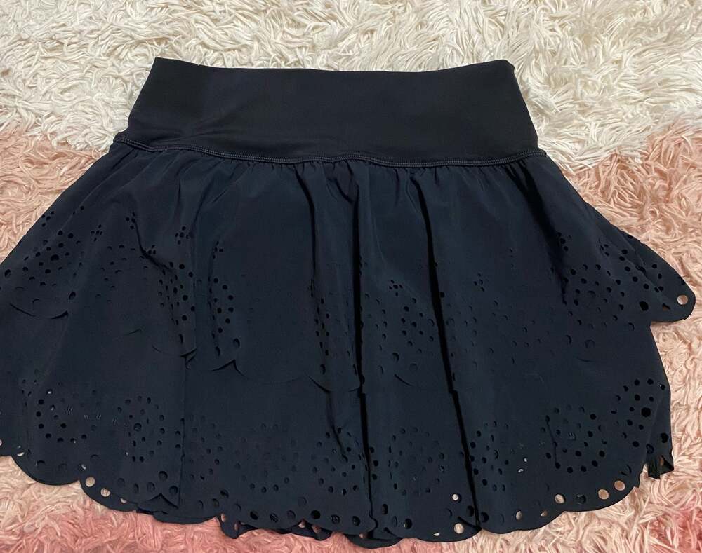 Offline by Aerie Eyelet Scalloped Athletic Skort - Picture 6 of 8